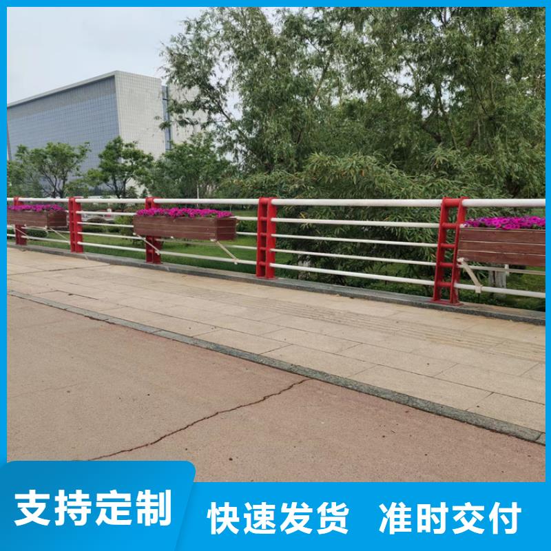 三层防腐喷塑桥梁护栏纯手工焊接接口平整