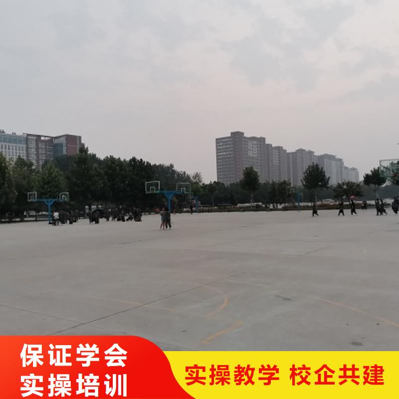 数控学校厨师培训学真本领